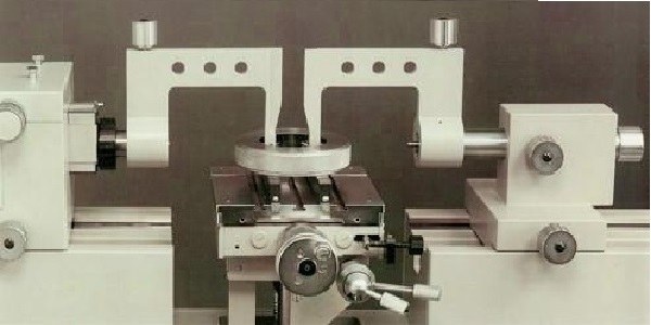 Medición de un anillo patrón liso sobre la mesa del DMS 680