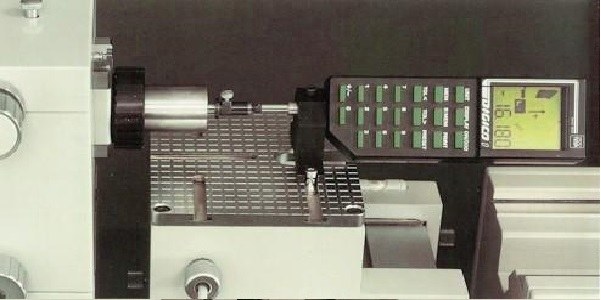 Inspección de un comparador digital en el DMS 680